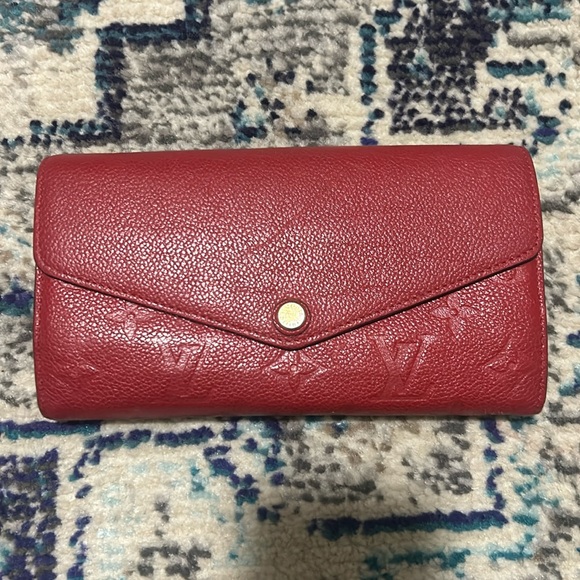 Louis Vuitton Sarah Wallet - Picture 1 of 5